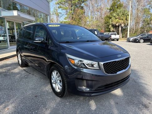 Used 2015 Kia Sedona LX w/ LX Convenience Package image 9