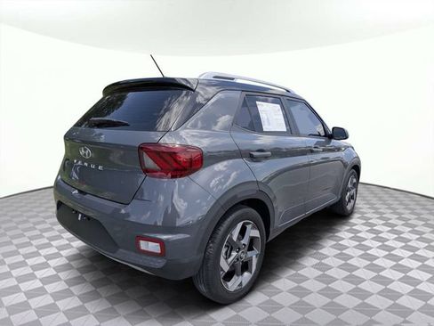 Used 2023 Hyundai Venue Limited w/ Cargo Package FWD image 3