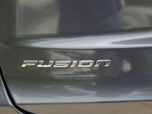 Used 2020 Ford Fusion SE FWD image 9