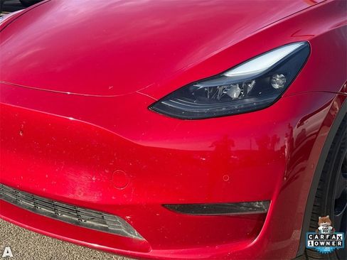 Used 2022 Tesla Model Y Performance image 7