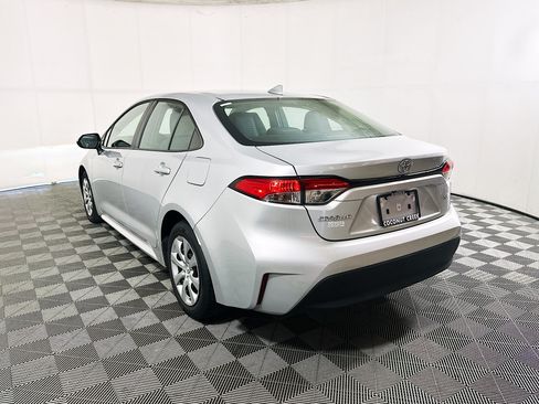 Used 2023 Toyota Corolla LE FWD image 5