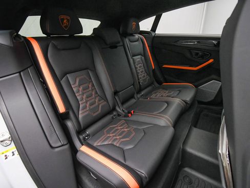 Used 2025 Lamborghini Urus SE image 52