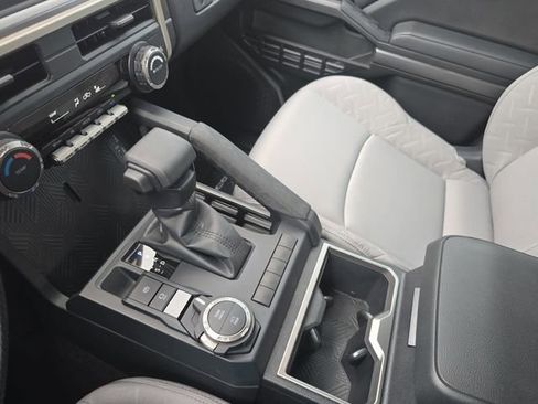 Used 2025 Toyota Tacoma SR5 AWD/4WD image 26