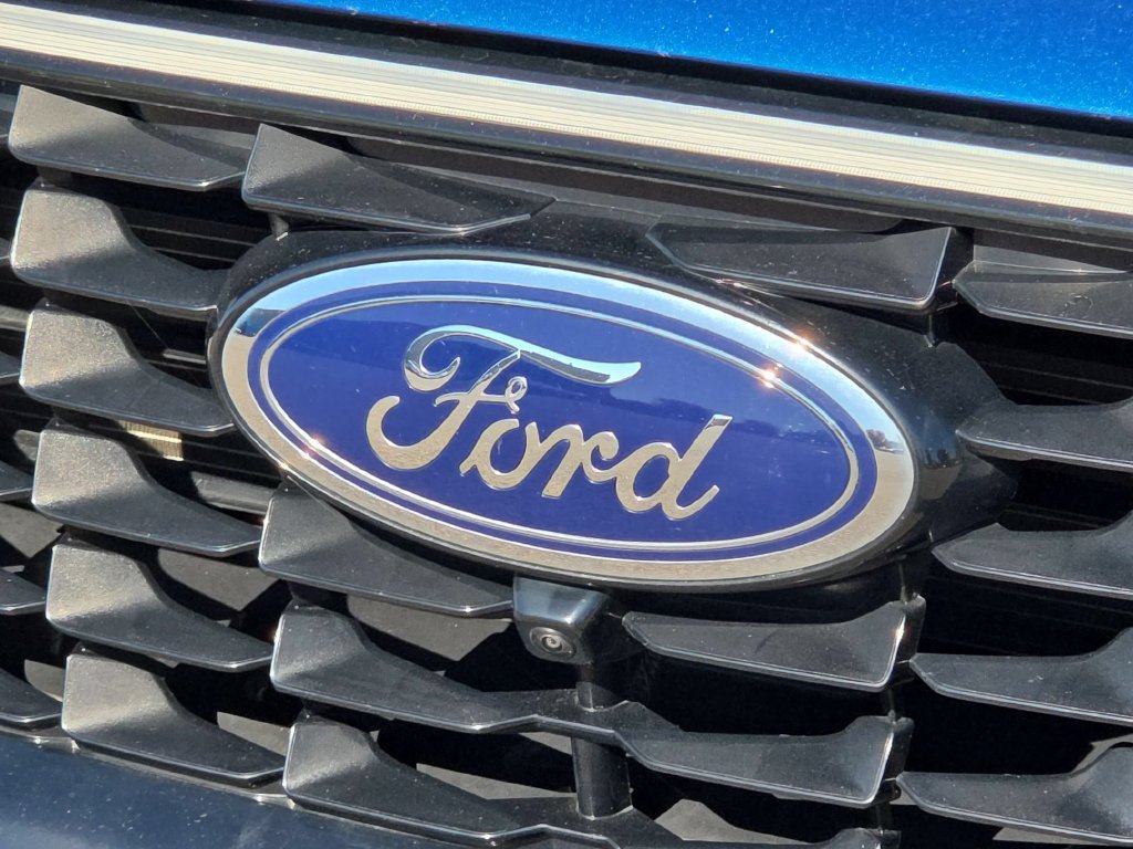 Certified 2023 Ford Escape Platinum w/ Premium Technology Package AWD/4WD image 10