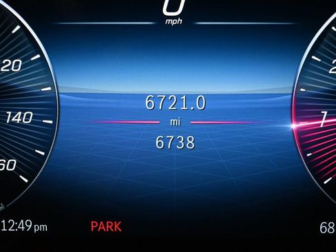 Used 2025 Mercedes-Benz GLB 250 image 12