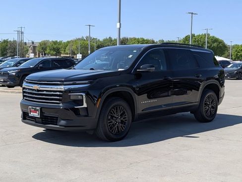 Used 2026 Chevrolet Traverse LT w/ Driver Confidence Package image 10