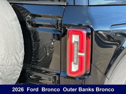 New 2026 Ford Bronco Outer Banks w/ Black Appearance Package AWD/4WD image 35