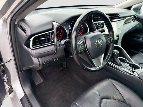 Used 2019 Toyota Camry XSE image 9