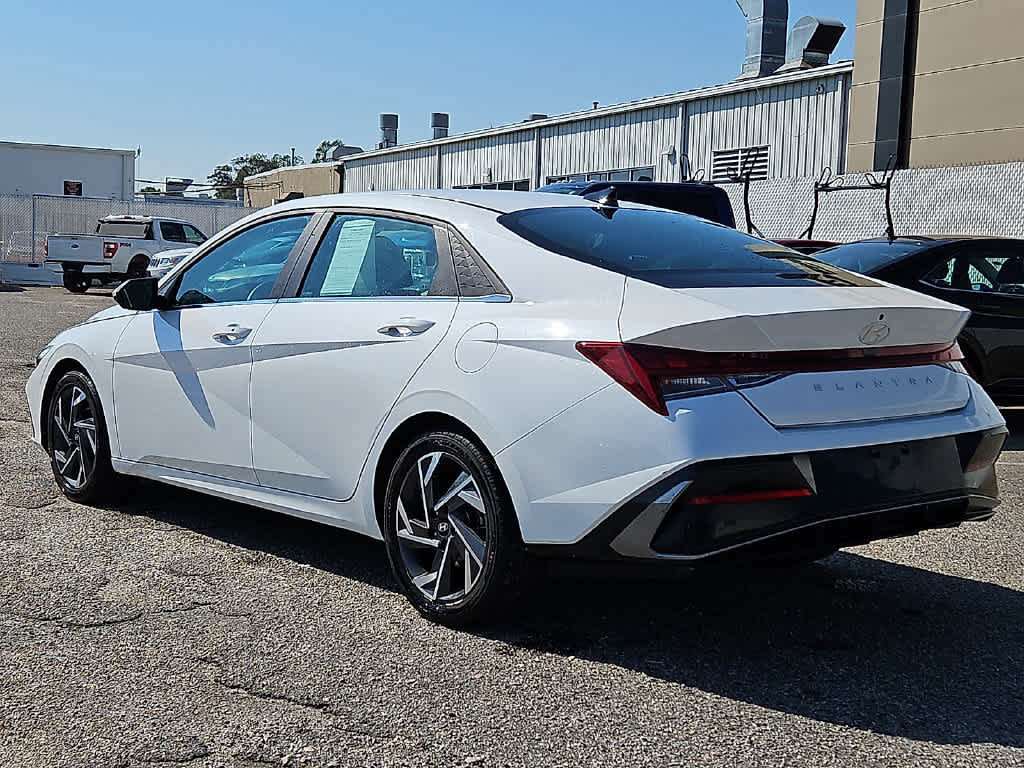 Used 2025 Hyundai Elantra SEL FWD image 6