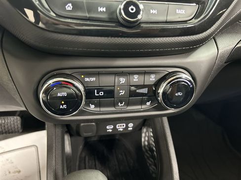 Certified 2023 Chevrolet TrailBlazer LT w/ Convenience Package AWD/4WD image 16