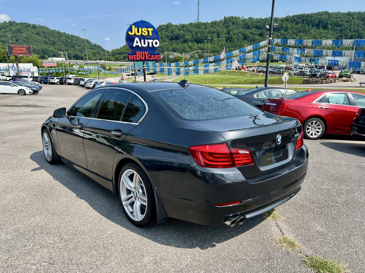 Used 2011 BMW 528i Sedan RWD image 6