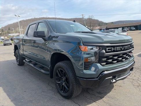 Used 2026 Chevrolet Silverado 1500 Custom Trail Boss w/ Turbomax Blackout Package AWD/4WD image 3