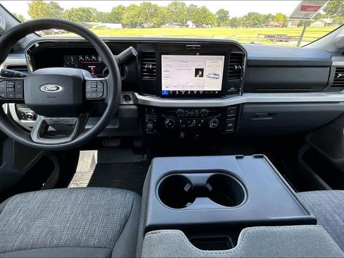 Used 2025 Ford F250 XLT w/ Black Appearance Package AWD/4WD image 14