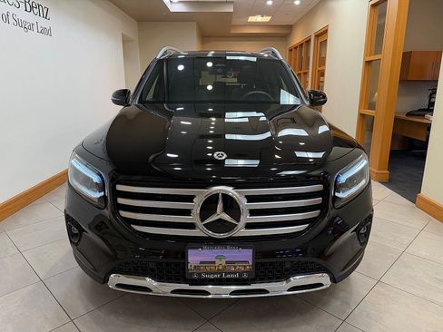 Used 2026 Mercedes-Benz GLB 250 image 3