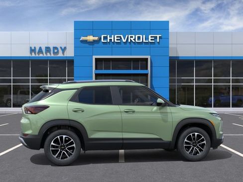 New 2026 Chevrolet TrailBlazer LT FWD image 2