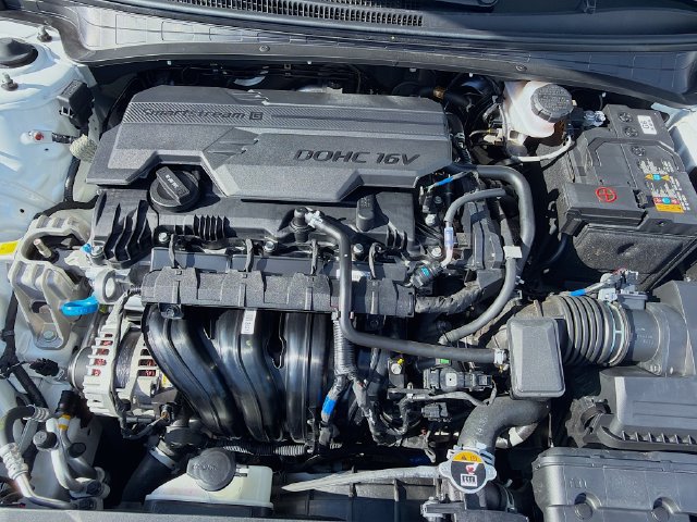 Used 2025 Hyundai Elantra SEL FWD image 30
