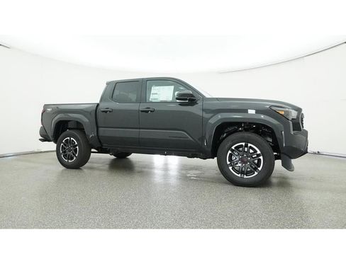 Used 2024 Toyota Tacoma TRD Sport image 32