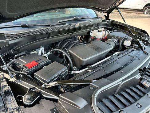 Used 2025 Chevrolet Suburban High Country image 28