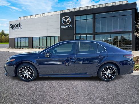 Used 2022 Toyota Camry SE image 7