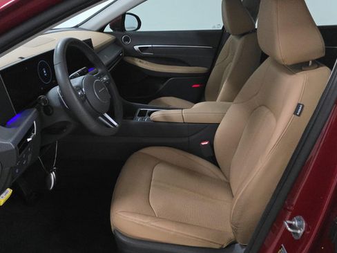 Used 2025 Hyundai Sonata Limited FWD image 5