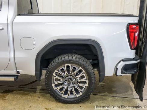 Used 2023 GMC Sierra 1500 Denali Ultimate AWD/4WD image 10