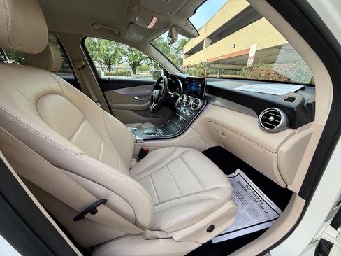 Used 2020 Mercedes-Benz GLC 300 image 39