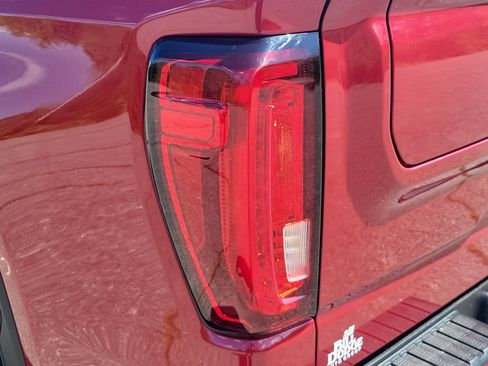 Used 2019 GMC Sierra 1500 AT4 w/ AT4 Premium Package AWD/4WD image 11