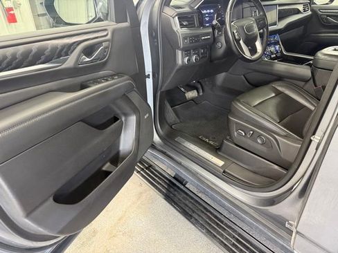 Used 2021 GMC Yukon XL Denali w/ Denali Ultimate Package AWD/4WD image 12