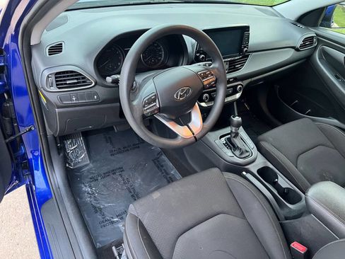 Used 2019 Hyundai Elantra GT image 19