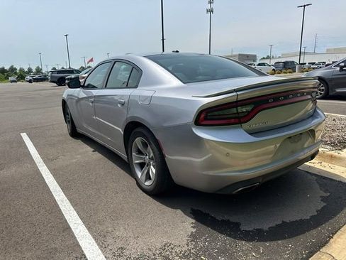 Used 2015 Dodge Charger SE w/ Power Sunroof Group RWD image 8