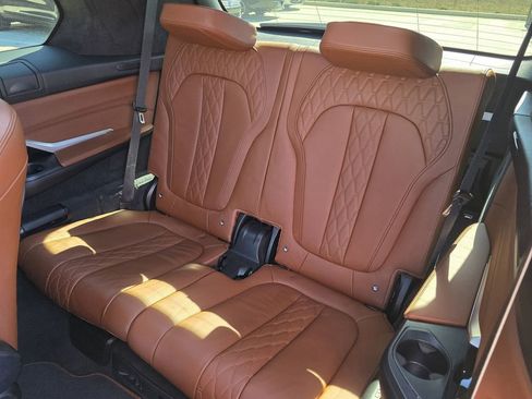 Used 2023 BMW X7 M60i image 19