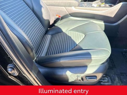 Used 2024 Toyota Highlander XSE image 17