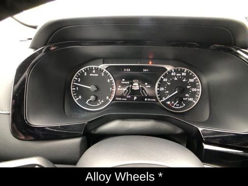 Certified 2025 Nissan Pathfinder SL image 18