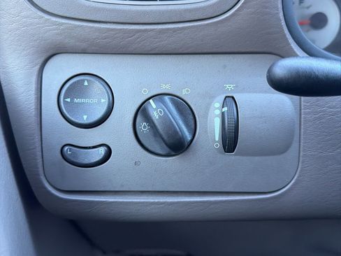 Used 2003 Dodge Grand Caravan Sport FWD image 48