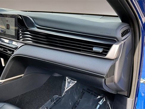 Used 2025 Toyota Camry SE image 24