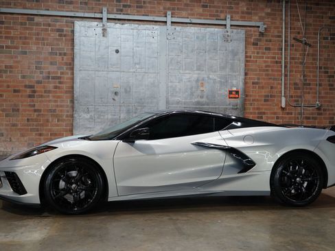 Used 2021 Chevrolet Corvette Stingray Preferred Cpe w/ 2LT image 11