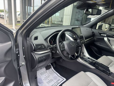 Used 2024 Mitsubishi Eclipse Cross SEL AWD/4WD image 3
