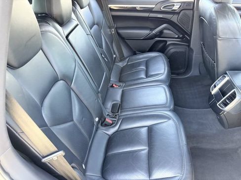 Used 2018 Porsche Cayenne AWD/4WD image 22