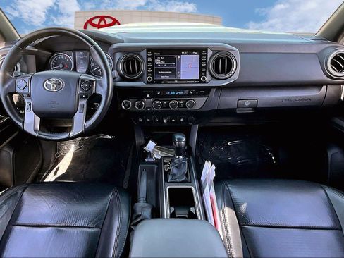 Used 2022 Toyota Tacoma TRD Sport image 15