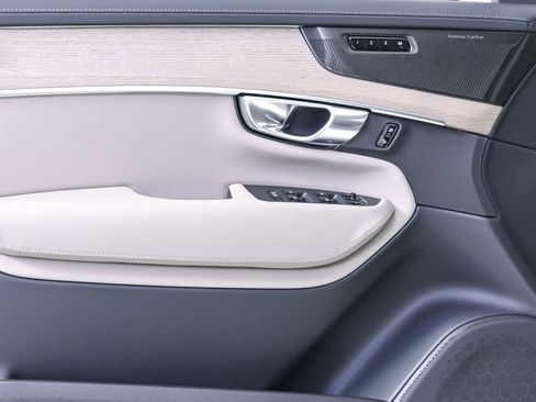 New 2026 Volvo XC90 B5 Ultra image 6
