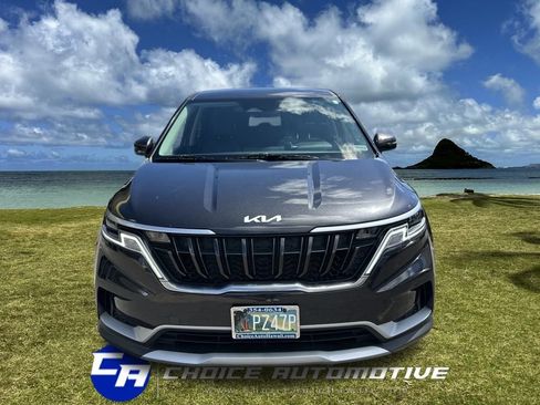 Used 2024 Kia Carnival LX image 11