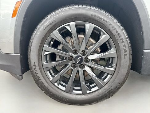 Used 2023 Chevrolet Traverse RS FWD image 32