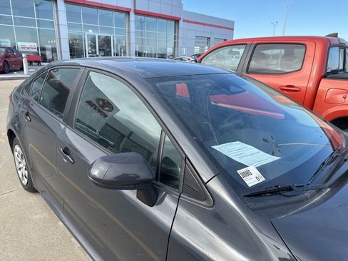 Used 2023 Toyota Corolla LE image 5