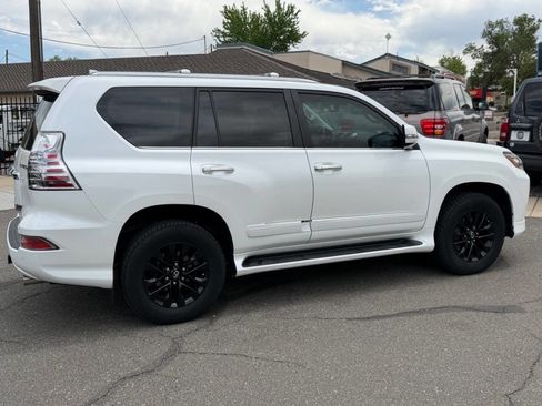 Used 2018 Lexus GX 460 Premium w/ Premium Package AWD/4WD image 23