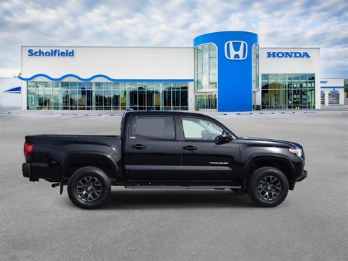 Used 2023 Toyota Tacoma SR5 w/ Technology Package image 2