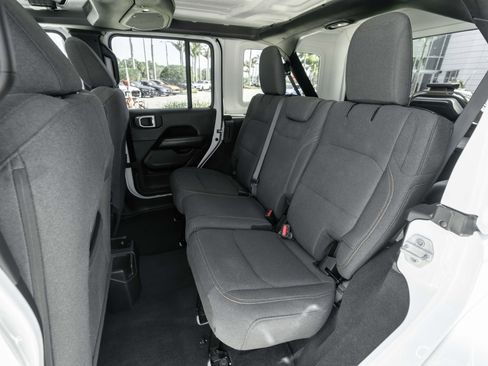 Used 2024 Jeep Wrangler Sahara image 34