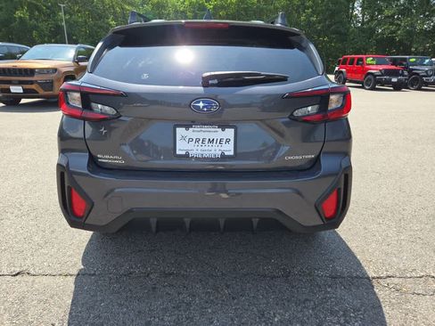 Used 2025 Subaru Crosstrek 2.5i Premium AWD/4WD image 5