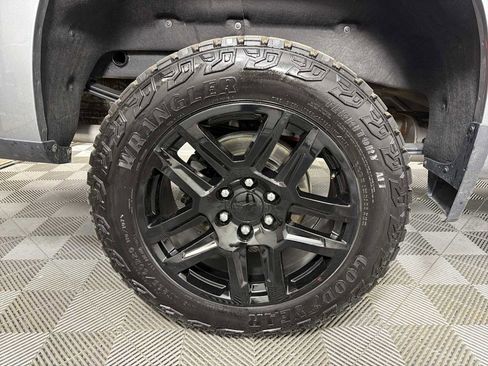 Used 2024 Chevrolet Silverado 1500 LT Trail Boss w/ LT Trail Boss Premium Package image 30