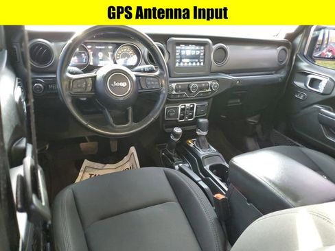 Used 2022 Jeep Gladiator Willys image 9