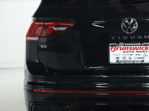 Certified 2023 Volkswagen Tiguan SE R-Line AWD/4WD image 44